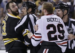 Bruins, Blackhawks Get Chippy Late in Game